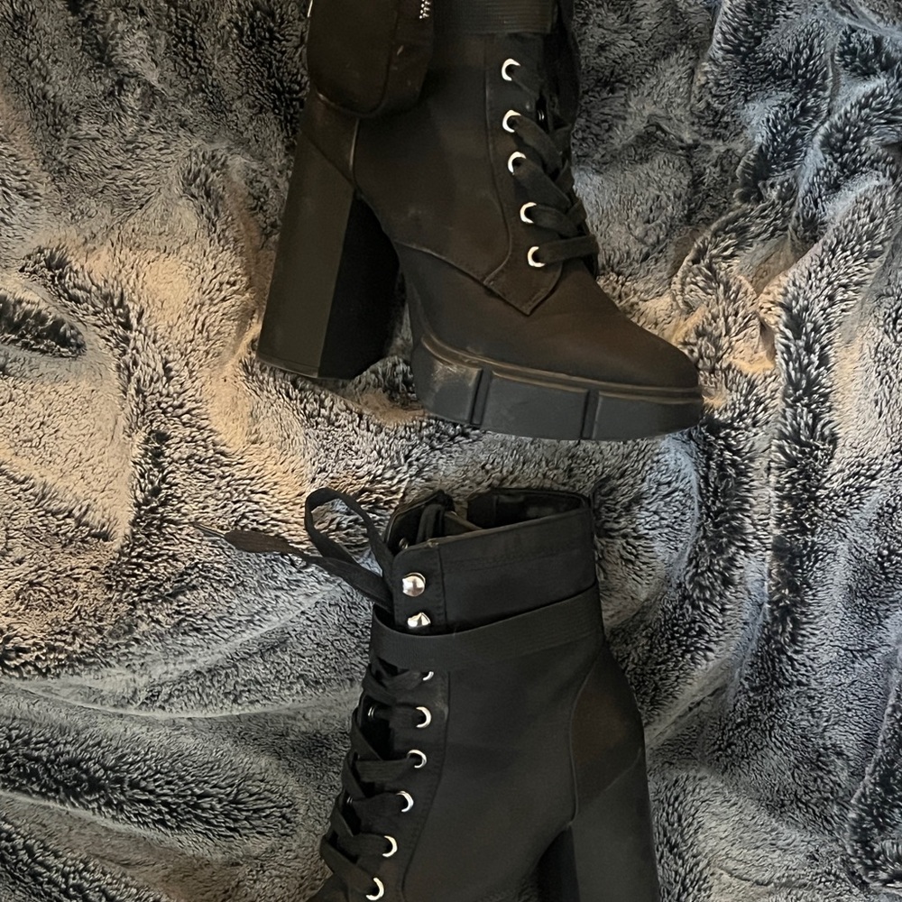 Steve Madden Black Lace-Up Chunky Heel Ankle Boots